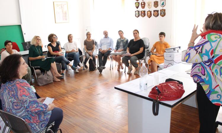 Macerata, formare la comunità educante: a lezione con Paola Toni Macerata, formare la comunità educante: a lezione con Paola Toni