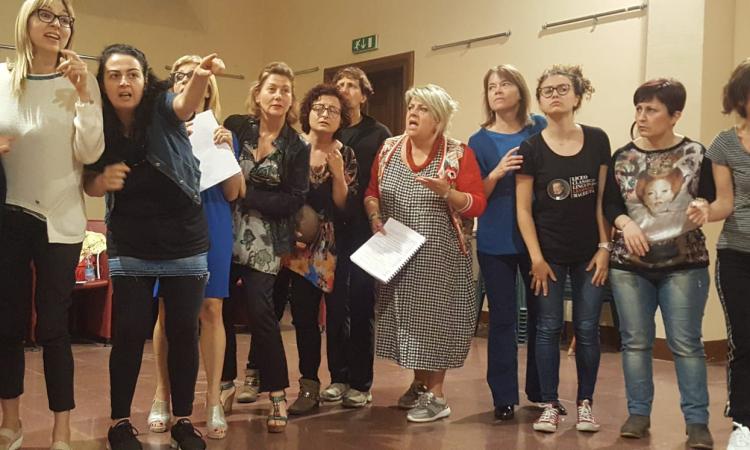 La 29esima edizione di Teatro antico di Urbisaglia debutta con “La guerra delle donne” La 29esima edizione di Teatro antico di Urbisaglia debutta con “La guerra delle donne”