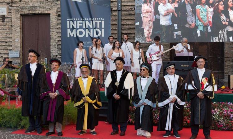 Commozione e ricordi alla Giornata del Laureato di Unimc
