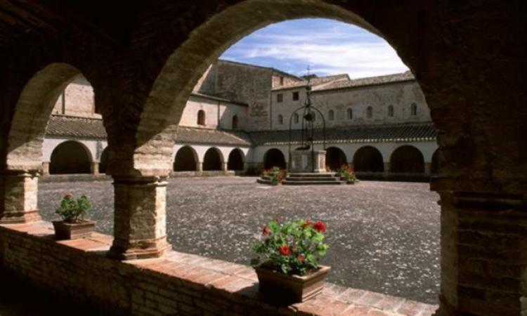 Abbadia di Fiastra, via i monaci. Il vescovo Marconi: "Una decisione presa dalle Autorità dei Cistercensi"