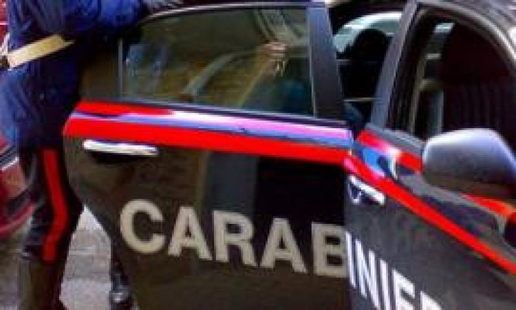Accusato di atti sessuali, tenta uno scippo e lo trovano in possesso di stupefacenti: espulso un 25enne tunisino