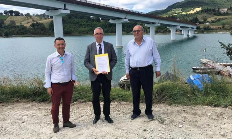 Apertura ponte di Cingoli, Ceriscioli fa un sopralluogo Apertura ponte di Cingoli, Ceriscioli fa un sopralluogo