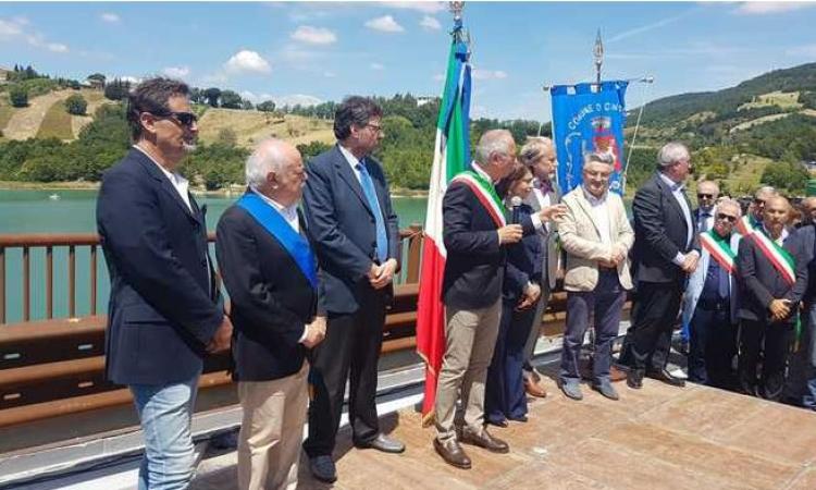 Sisma, il sottosegretario alla Presidenza Giorgetti inaugura il viadotto di Cingoli: esempio di ricostruzione