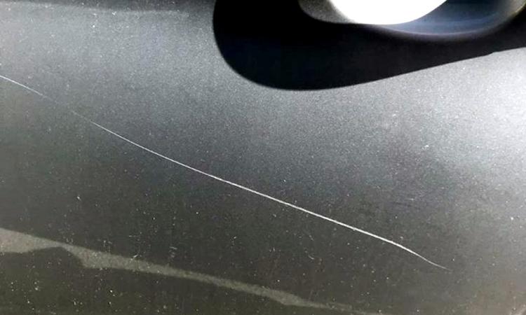 Montecosaro: é caccia al danneggiatore di auto. Ieri l'ennesimo episodio