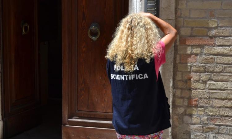 Trovata morta a Macerata: sospetta overdose - FOTO Trovata morta a Macerata: sospetta overdose - FOTO