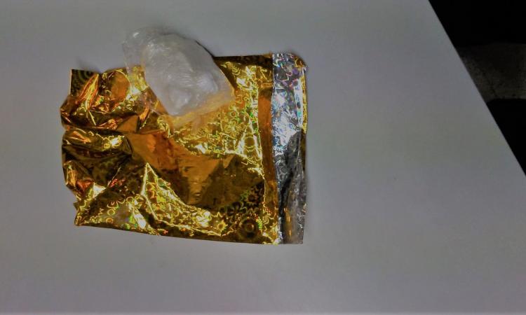 Civitanova, rocambolesco inseguimento in centro: recuperati 50 grammi di droga Civitanova, rocambolesco inseguimento in centro: recuperati 50 grammi di droga