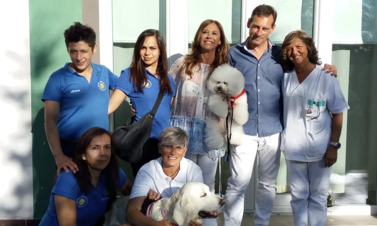 Montecosaro, un’ “invasione pacifica” di persone e cani per la festa pet friendly in RSA Montecosaro, un’ “invasione pacifica” di persone e cani per la festa pet friendly in RSA