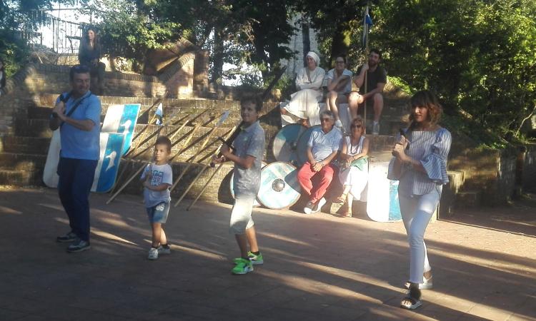 “C’era una volta, un castello, un cavaliere e una spada”: grande successo per l'evento a Loro Piceno “C’era una volta, un castello, un cavaliere e una spada”: grande successo per l'evento a Loro Piceno