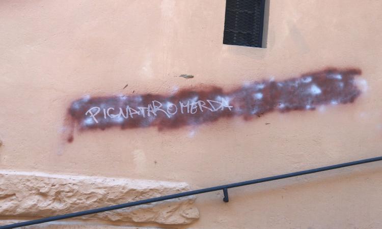 Nuove scritte a Macerata contro il questore Pignataro: indaga la polizia