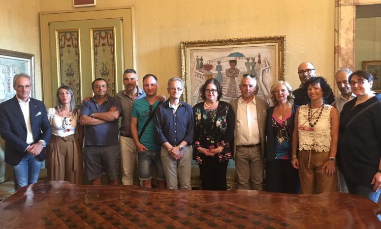 Torna la mostra “Gli Ori a Palazzo”: le creazioni del gruppo orafi di Confartigianato in mostra a Macerata Torna la mostra “Gli Ori a Palazzo”: le creazioni del gruppo orafi di Confartigianato in mostra a Macerata