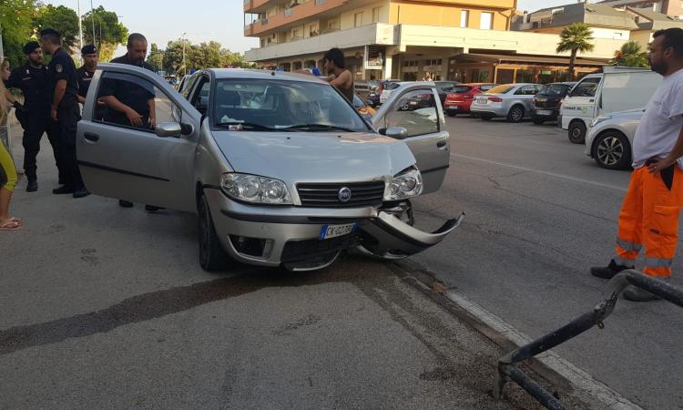Porto Recanati, schianto dopo la fuga dai carabinieri: aveva dosi di cocaina, denunciato 31enne