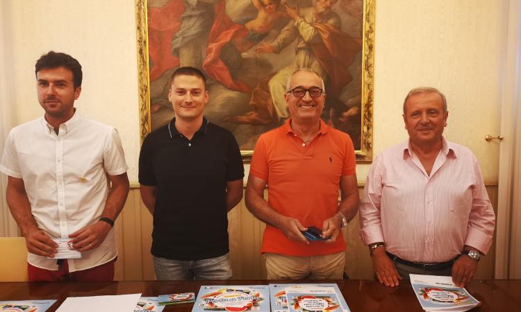 Raccolta differenziata, al via la campagna di Cosmari per i turisti Raccolta differenziata, al via la campagna di Cosmari per i turisti