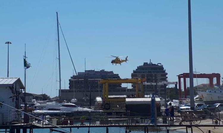 Ciclista investito a Civitanova: trasportato a Torrette in gravi condizioni Ciclista investito a Civitanova: trasportato a Torrette in gravi condizioni