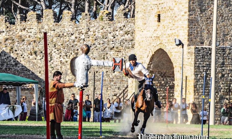Una raccolta fondi online per il Palio di San Ginesio: "Abbiamo bisogno del vostro sostegno" Una raccolta fondi online per il Palio di San Ginesio: "Abbiamo bisogno del vostro sostegno"