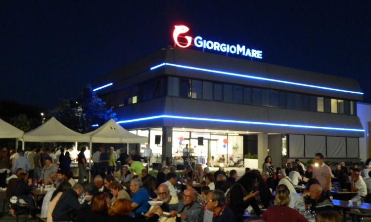 GiorgioMare festeggia 2 anni! Musica dal vivo con la band di Riccardo Foresi e grande lotteria a premi GiorgioMare festeggia 2 anni! Musica dal vivo con la band di Riccardo Foresi e grande lotteria a premi