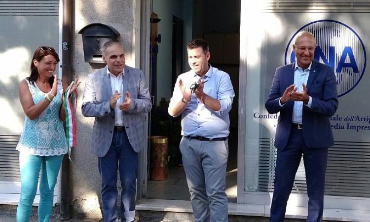 Matelica, taglio del nastro per il nuovo ufficio CNA e incontro su welfare e coesione sociale Matelica, taglio del nastro per il nuovo ufficio CNA e incontro su welfare e coesione sociale