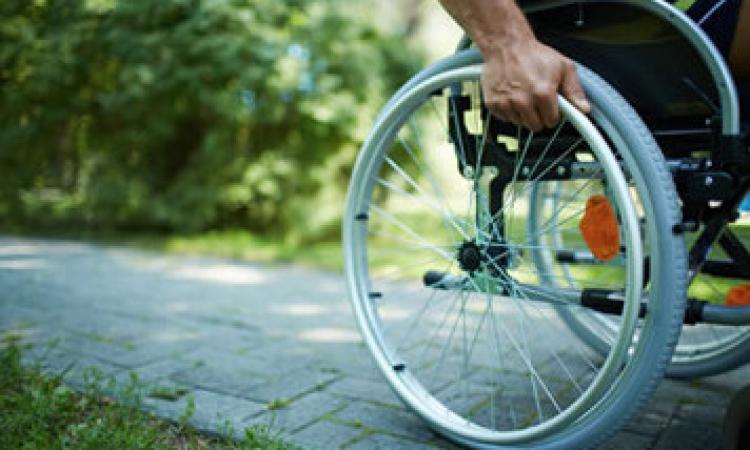 Chiedono disponibilità al camping, ma non c'è posto perché disabili