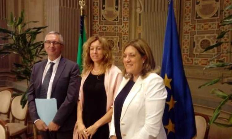 Marche e Umbria insieme verso l'autonomia Marche e Umbria insieme verso l'autonomia