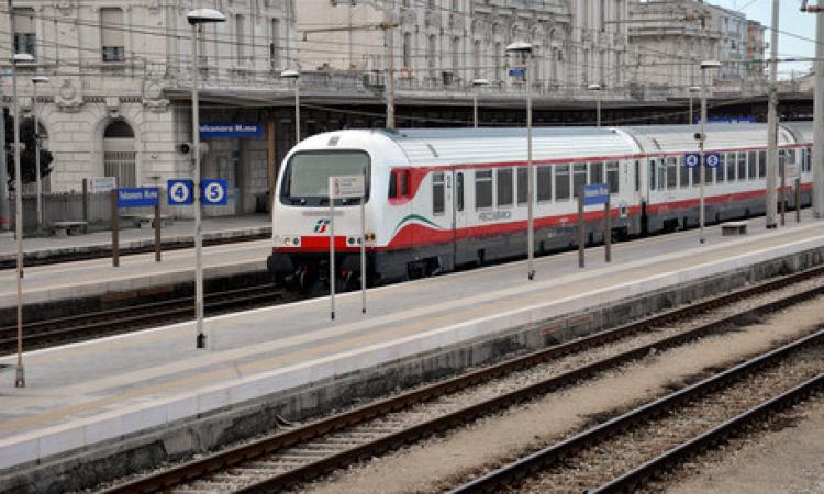 Trasporti, ripristinato il servizio navetta "Freccialink" da Ancona a Falconara Trasporti, ripristinato il servizio navetta "Freccialink" da Ancona a Falconara