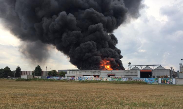 Incendio Orim, Provincia: "La ditta dovrà svolgere ulteriori operazioni per eliminare criticità"