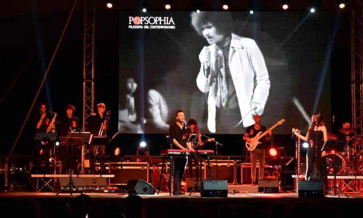 Popsophia, la filosofia di Lucio Battisti esplode a Lido Cluana Popsophia, la filosofia di Lucio Battisti esplode a Lido Cluana