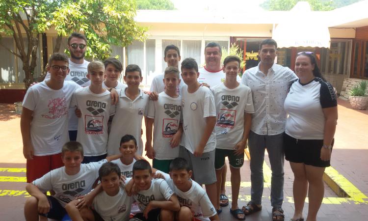 Pallanuoto: under 13 di Tolentino in visita al campione Vjekoslav Paskovic Pallanuoto: under 13 di Tolentino in visita al campione Vjekoslav Paskovic
