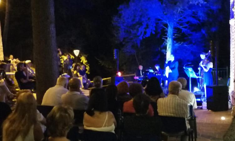 "Musica intorno" fa tappa a Caldarola e Camporotondo "Musica intorno" fa tappa a Caldarola e Camporotondo