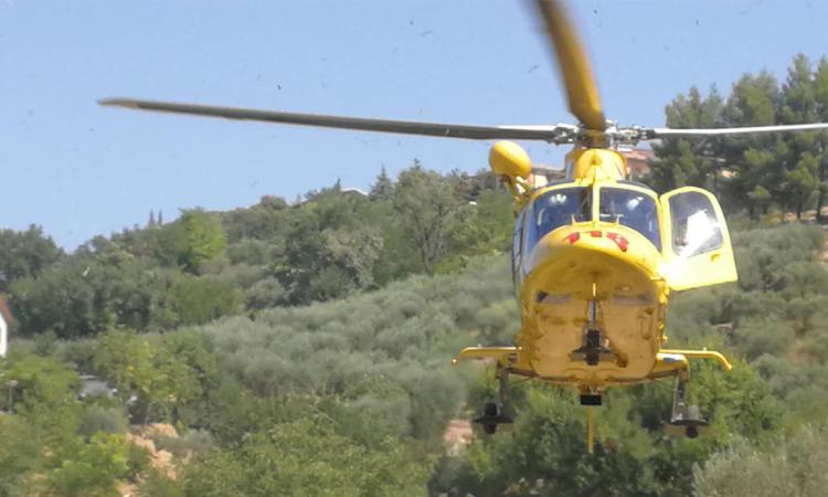 Appignano, esplode una gomma mentre la sta gonfiando: giovane finisce a Torrette Appignano, esplode una gomma mentre la sta gonfiando: giovane finisce a Torrette
