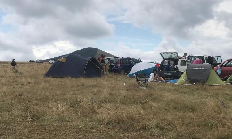 Rave party e accampamento non autorizzati: forze dell'ordine al lavoro tra Sefro e Fiuminata Rave party e accampamento non autorizzati: forze dell'ordine al lavoro tra Sefro e Fiuminata