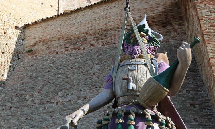 MI_MarcheIperEspressioniste al via: enolo da oggi in esposizione a Loro Piceno MI_MarcheIperEspressioniste al via: enolo da oggi in esposizione a Loro Piceno