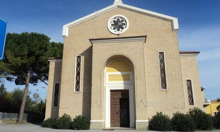 Chiesanuova, parrocchia in festa