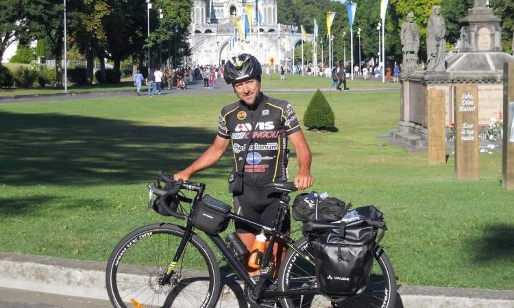 Da Loreto a Lourdes in bici, l'impresa di "Pier" Da Loreto a Lourdes in bici, l'impresa di "Pier"