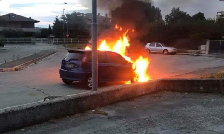 Auto a fuoco a Ferragosto a Colbuccaro, individuato il responsabile: è l'ex della proprietaria