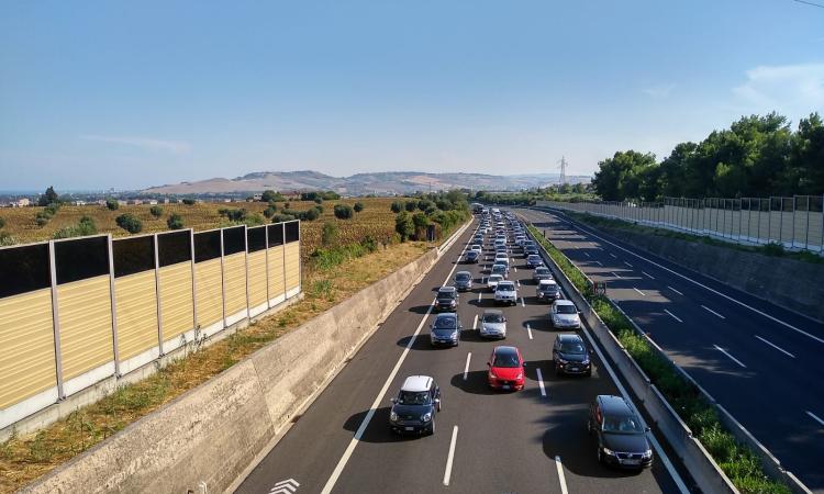 Traffico, ancora disagi sulla A14 tra Marche e Abruzzo Traffico, ancora disagi sulla A14 tra Marche e Abruzzo