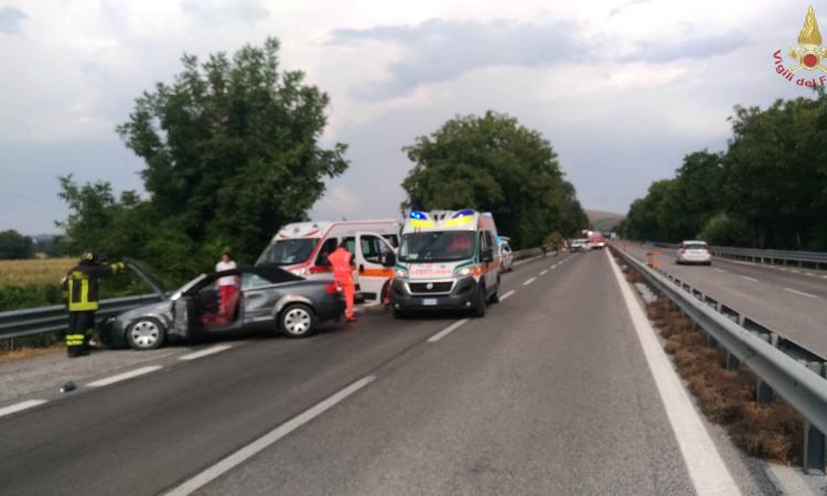 Pollenza, riaperta la superstrada dopo l'incidente Pollenza, riaperta la superstrada dopo l'incidente