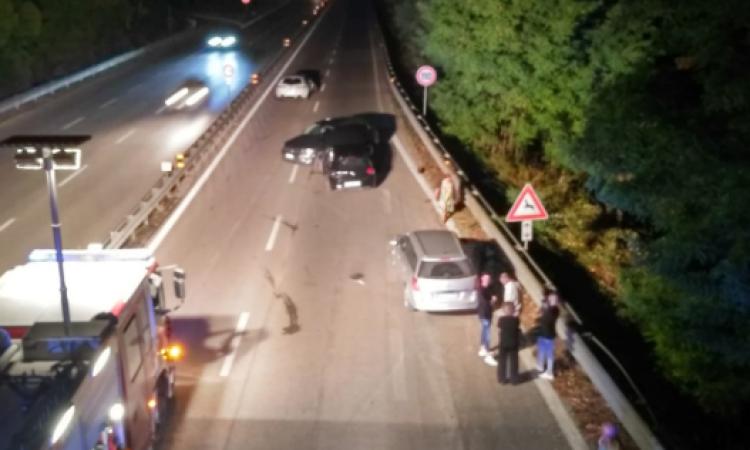 Carambola a tre nella notte sulla superstrada