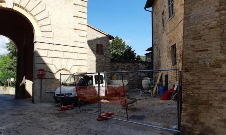 Terremoto, via al cantiere per la riparazione dell'alloggio di Porta Romana a San Severino