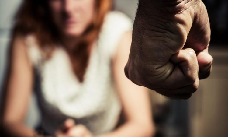 Stop alla violenza contro le donne: reato di Stalking tra inasprimenti di pena e “Codice Rosso”