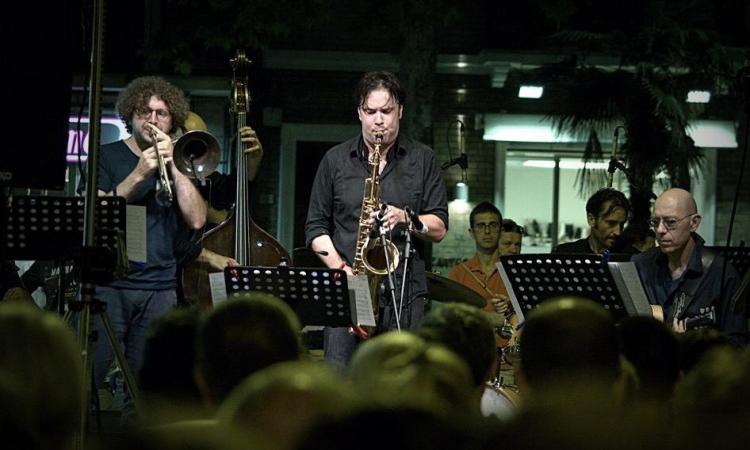 Civitanova: bilancio positivo per la prima di Un’estate in jazz, il sodalizio tra musica e shopping Civitanova: bilancio positivo per la prima di Un’estate in jazz, il sodalizio tra musica e shopping
