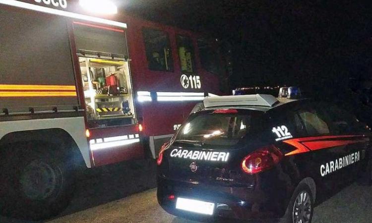 Porto Recanati: auto in fiamme nella notte, indagano i carabinieri