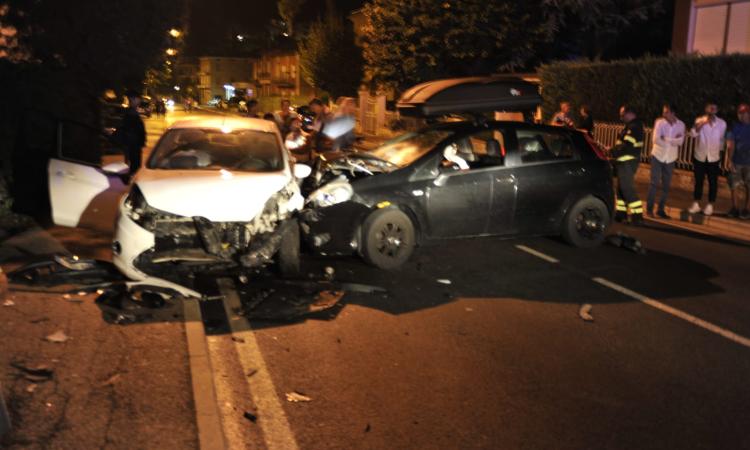 Corridonia, violento scontro fra due auto nei pressi dell'ippodromo
