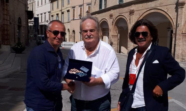 San Severino, piazza Del Popolo accoglie la carovana del Circuito Chienti e Potenza San Severino, piazza Del Popolo accoglie la carovana del Circuito Chienti e Potenza