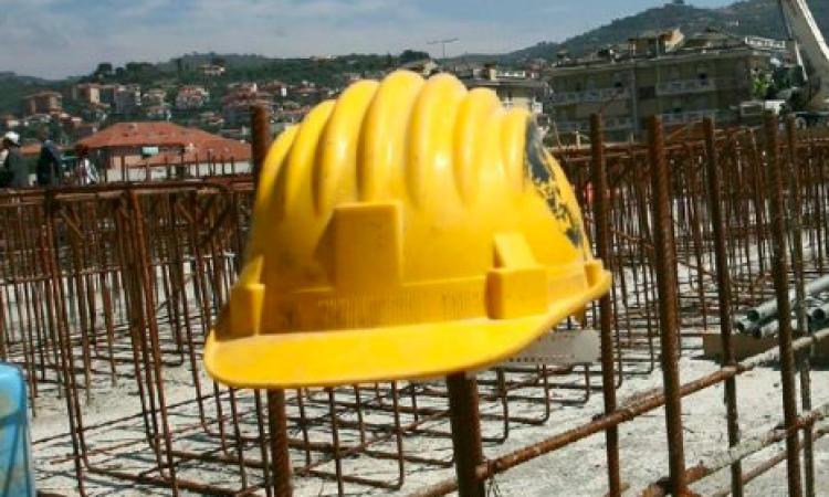 Corridonia, il datore di lavoro non lo paga e lui si prende gli attrezzi: denunciato