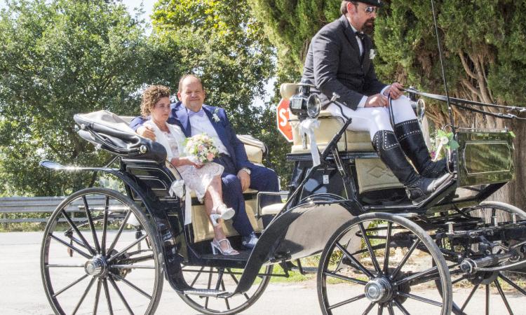 Claudio e Simona festeggiano 25 anni di matrimonio: gli auguri dei figli