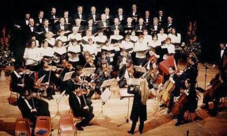 Matelica, domani al Teatro Piermarini concerto della Corale Antonelli Matelica, domani al Teatro Piermarini concerto della Corale Antonelli