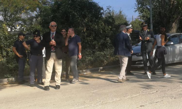 Porto Recanati, rinviata a domani la visita di Salvini all'Hotel House Porto Recanati, rinviata a domani la visita di Salvini all'Hotel House