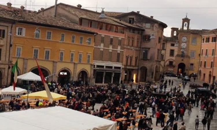 San Severino, sabato e domenica torna la "Sagra della Porchetta" in Piazza del Popolo San Severino, sabato e domenica torna la "Sagra della Porchetta" in Piazza del Popolo