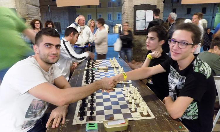 Scacchi: bilancio positivo per l'associazione "La Torre Smeducci" di San Severino Marche Scacchi: bilancio positivo per l'associazione "La Torre Smeducci" di San Severino Marche