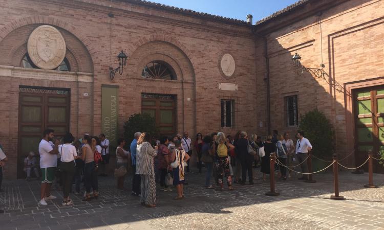 Teatro Vaccaj: ad un’ora dalla prima apertura del botteghino già 60 persone in coda