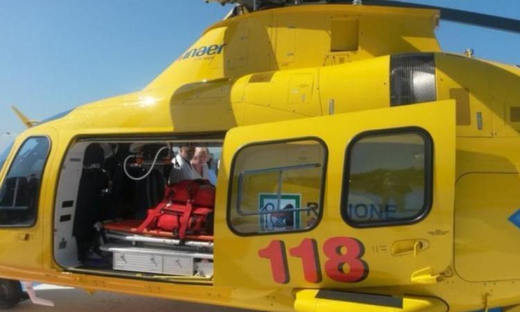 Serravalle, cade per evitare un trattore: grave centauro Serravalle, cade per evitare un trattore: grave centauro